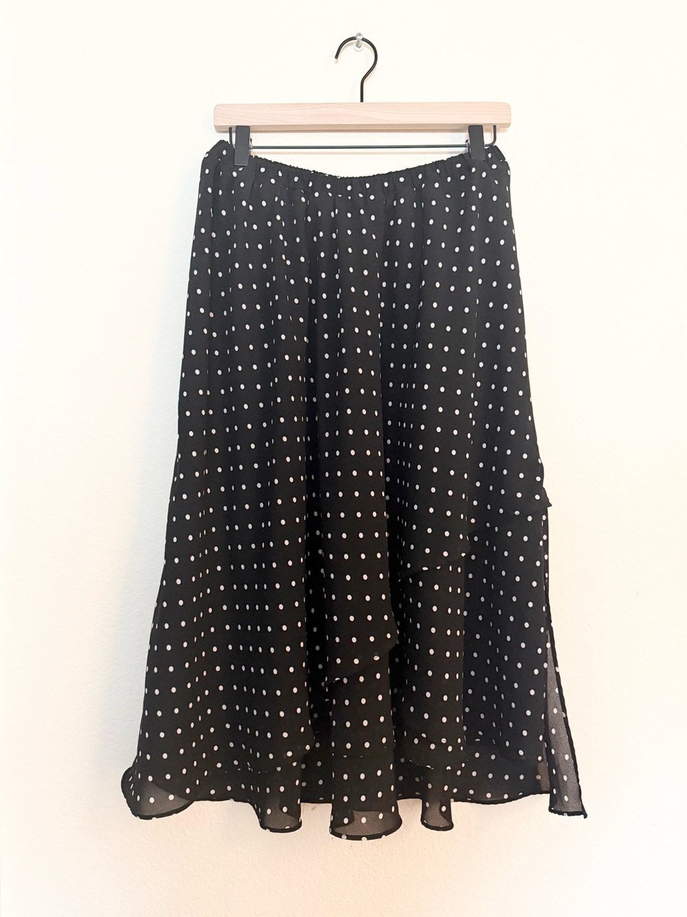 🤍 vintage 90’s polka dot tiered maxi skirt